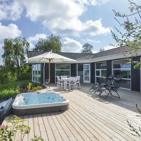Holiday home 2 Bedroom Awesome In Frevejle Farevejle