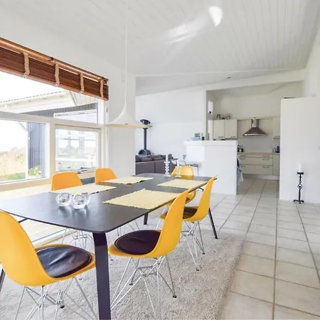 Сasa de vacaciones Two-bedroom In *