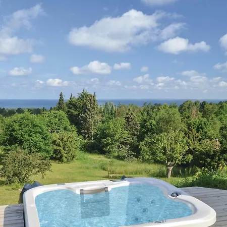 Two-bedroom In Сasa de vacaciones Fårevejle